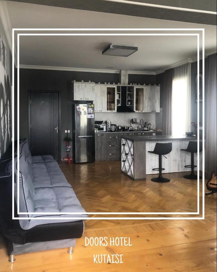 Doors Hotel Kutaisi Ngoại thất bức ảnh