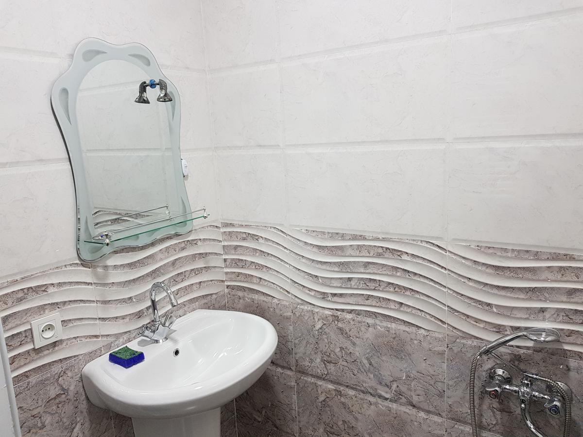 Doors Hotel Kutaisi Ngoại thất bức ảnh